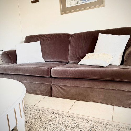 Treci Salotti sofa like new, velvet and wood
