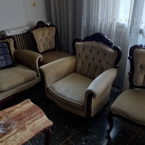 Vintage living room set like new, classic quality and design