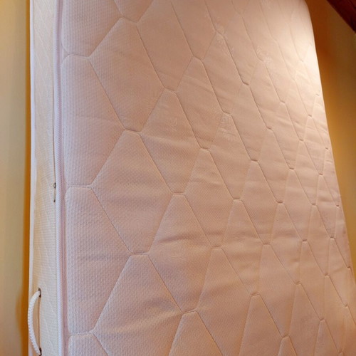 Double mattress used 157×200 cm with protective cover