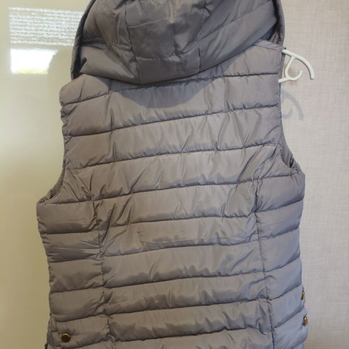 Foglie Rosse Sleeveless Quilted Puffer Gilet Size M like new, gray