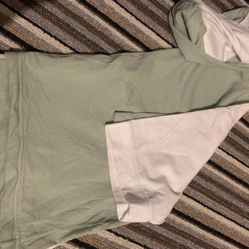 Crop top with hood like new, size M
