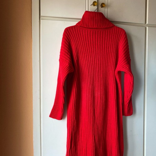 Red ribbed knitted dress used, one size with turtleneck