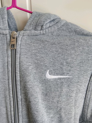 Детско спортно яке Nike употребявано, сиво, размер M