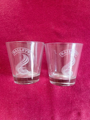 Baileys collectible glasses set of 2, like new