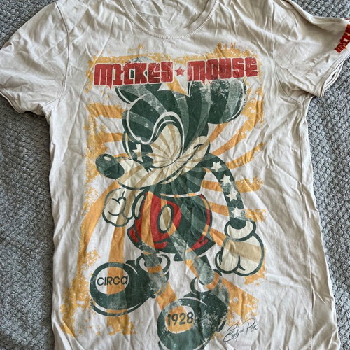 Mickey Mouse original London beige T shirt small used