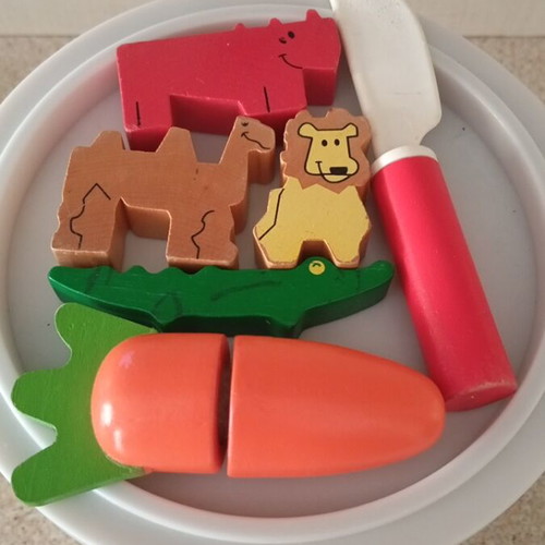 Wooden building blocks used, city theme, 50 pieces with animal toys