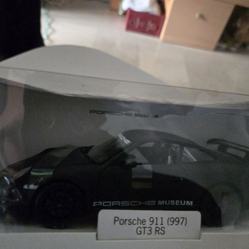 Porsche 911 GT3 RS model 1:24 used from Porsche museum 2010