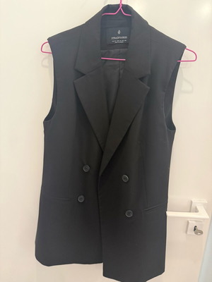 Stradivarius Μαύρο Αμάνικο Blazer σχεδόν αφορετο, μέγεθος M