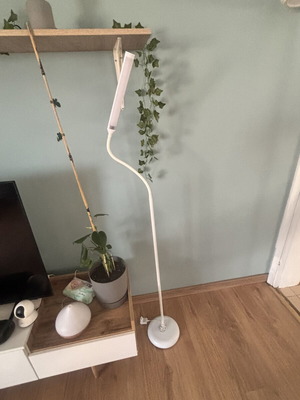 Floor lamp with three brightness levels