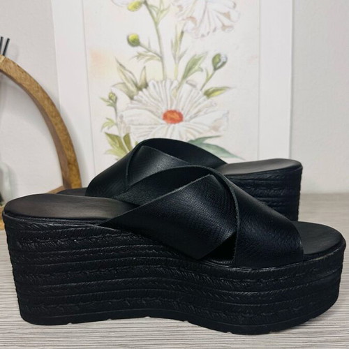 Gianna Kazakou Black Leather Cross-Over Platform Sandals like new, size 38