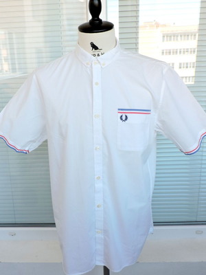 Fred Perry Mens White Short Sleeve Shirt Size Large Like New