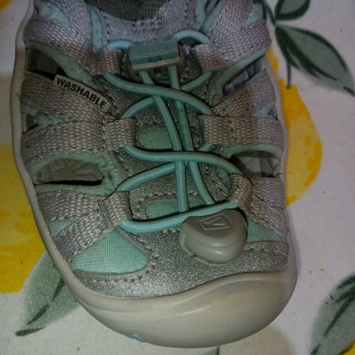 Keen Washable kids sandals like new, size 29, gray and turquoise