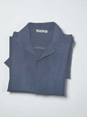 Frilivin grey shirt, size M