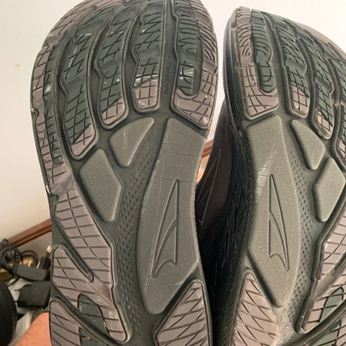 Altra athletic shoes size 44, black