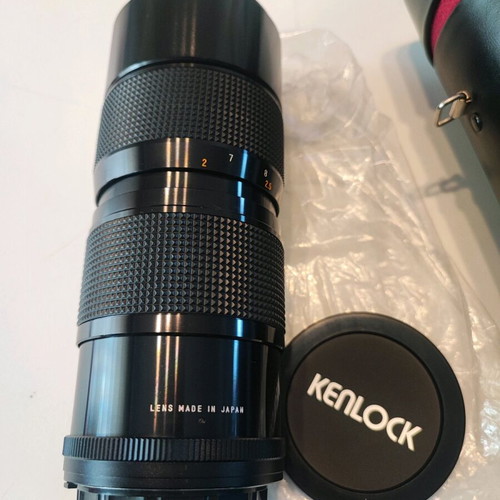 Nikon F60 camera set like new with 2 lenses and 2 flashes