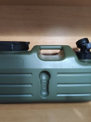 LK & VS Water Canister 5L with Spout like new