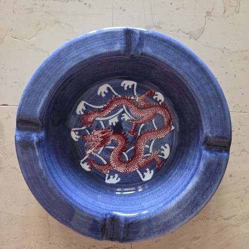 Chinese ashtray like new with maker's mark