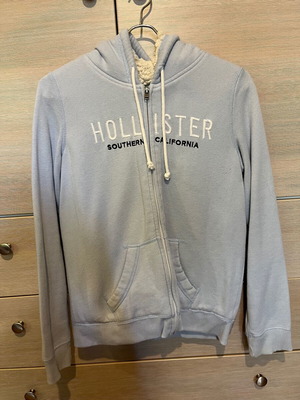 Hollister jacket with fur baby blue new, size small