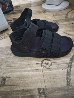 Adidas Originals Unisex Sandals like new, size 38