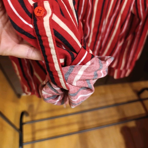 District shirt new with stripes, size L