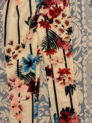Παντελόνι floral ελαστικό ψηλομέσο σαν καινούργιο, μέγεθος s/m