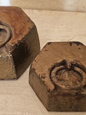 Vintage weights used, set of 2, 2 kg and 0.5 kg