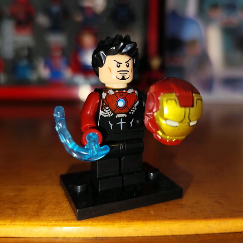 Iron Man MK 7 Tony Stark figure like new, Mid Suit Up