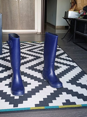 Scholl rain boots blue navy like new