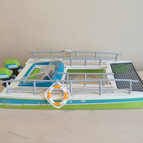 Playmobil catamaran used with panoramic window for water play