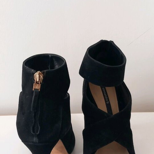 Alessandro B black suede pumps size 37 like new, handmade