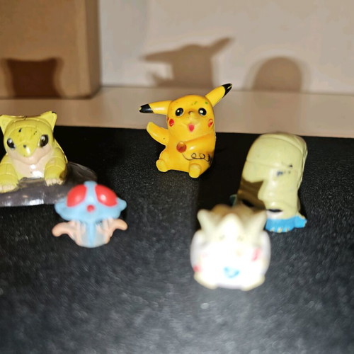 Pokemon figures used, 9 pieces non-authentic