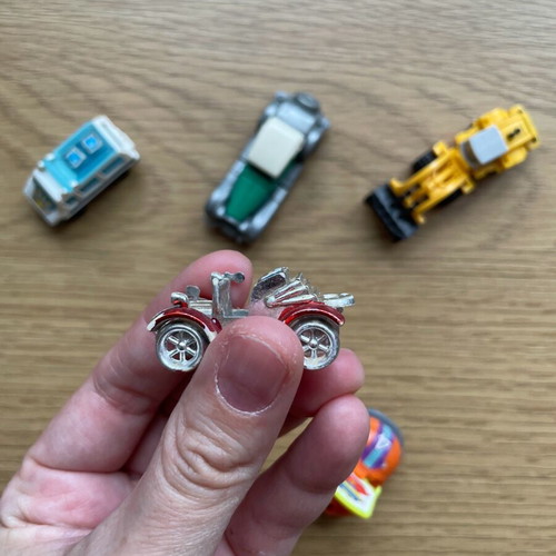 Kinder surprise Vehicles used figures, pack of 18 pieces