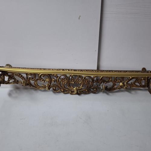 Wall hanger in very good condition