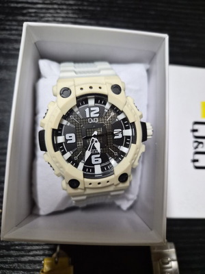 Q&Q sport watch white with black dial, new with box