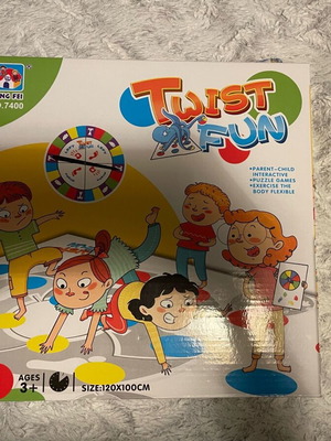 Twist and Fun board game like new