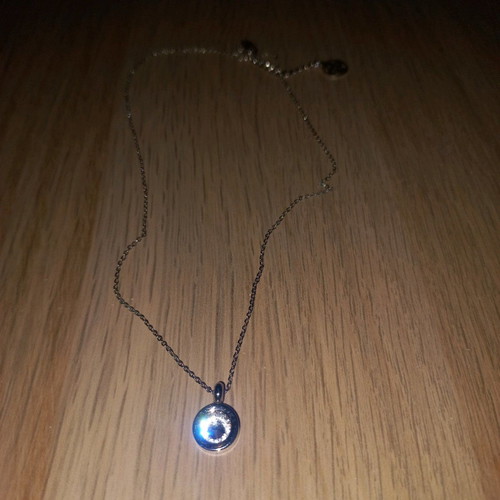Ozze necklace new, silver color