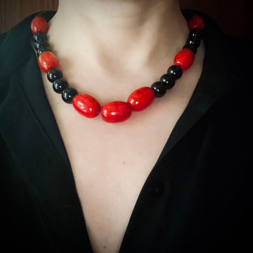 Beaded necklace like new, red and black beads