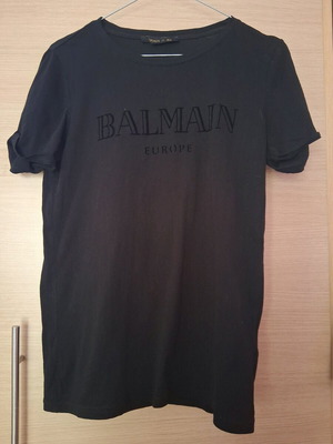 Balmain T-shirt μαύρο με βελούδινη λεπτομέρεια σαν καινούργιο, μέγεθος M