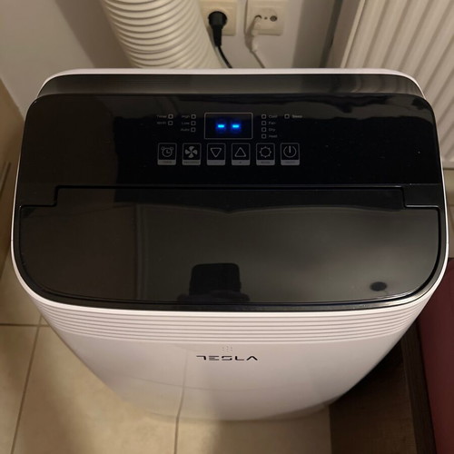 Tesla Portable Air Conditioner like new with cooling, heating, Wi-Fi