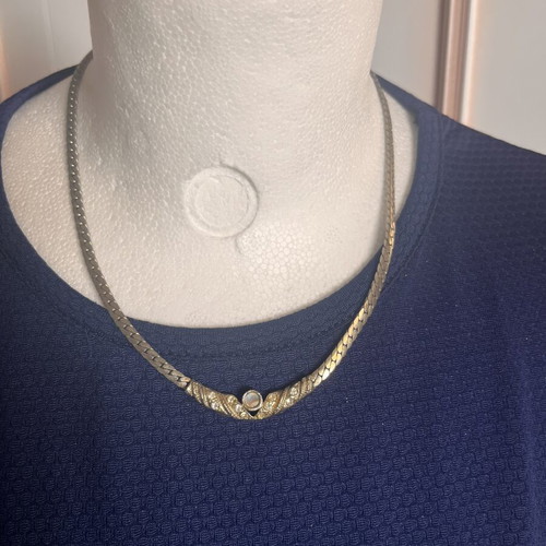 Neck accessory vintage, like new, gold tone