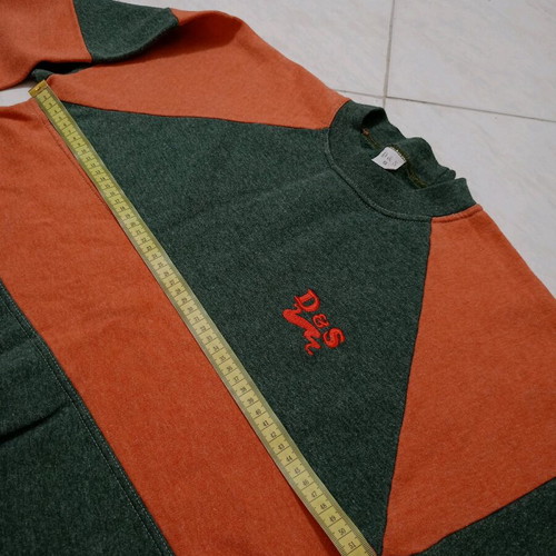 D&S Unisex Sweater Orange and Green Like New