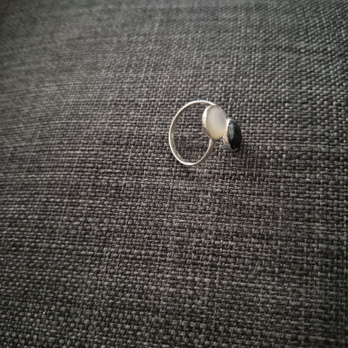 Silver 925 ring with mother of pearl and hematite new