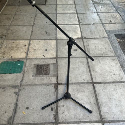 Microphone stand