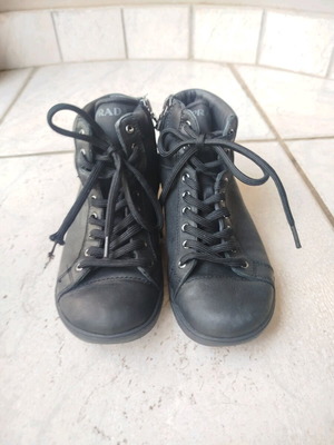 Prada kids shoes like new, black, size 32, boys sneakers