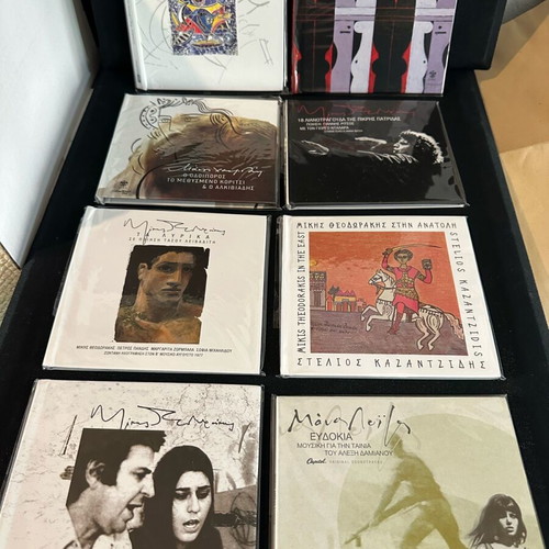 CDs έντεχνα σαν καινούργια, πακέτο περίπου 100 τεμαχίων