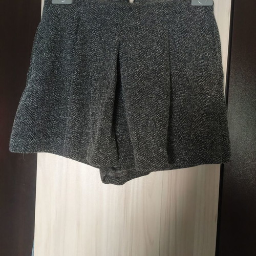 Skort used size 34 with gold zipper
