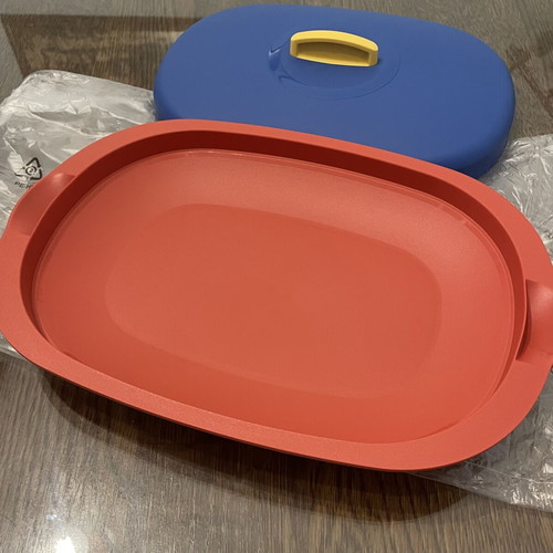 Tupperware serving platter 400 ml, blue and red