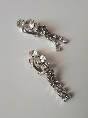 Earrings with rhinestones like new, silver, vintage clip-on
