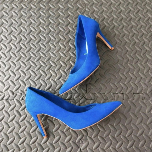 Stradivarious blue royal suede pumps like new, size 39