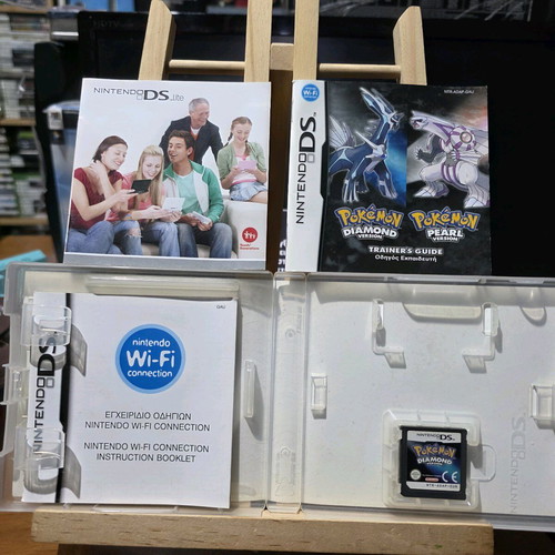 Pokemon Diamond Version Nintendo DS used with box and manuals